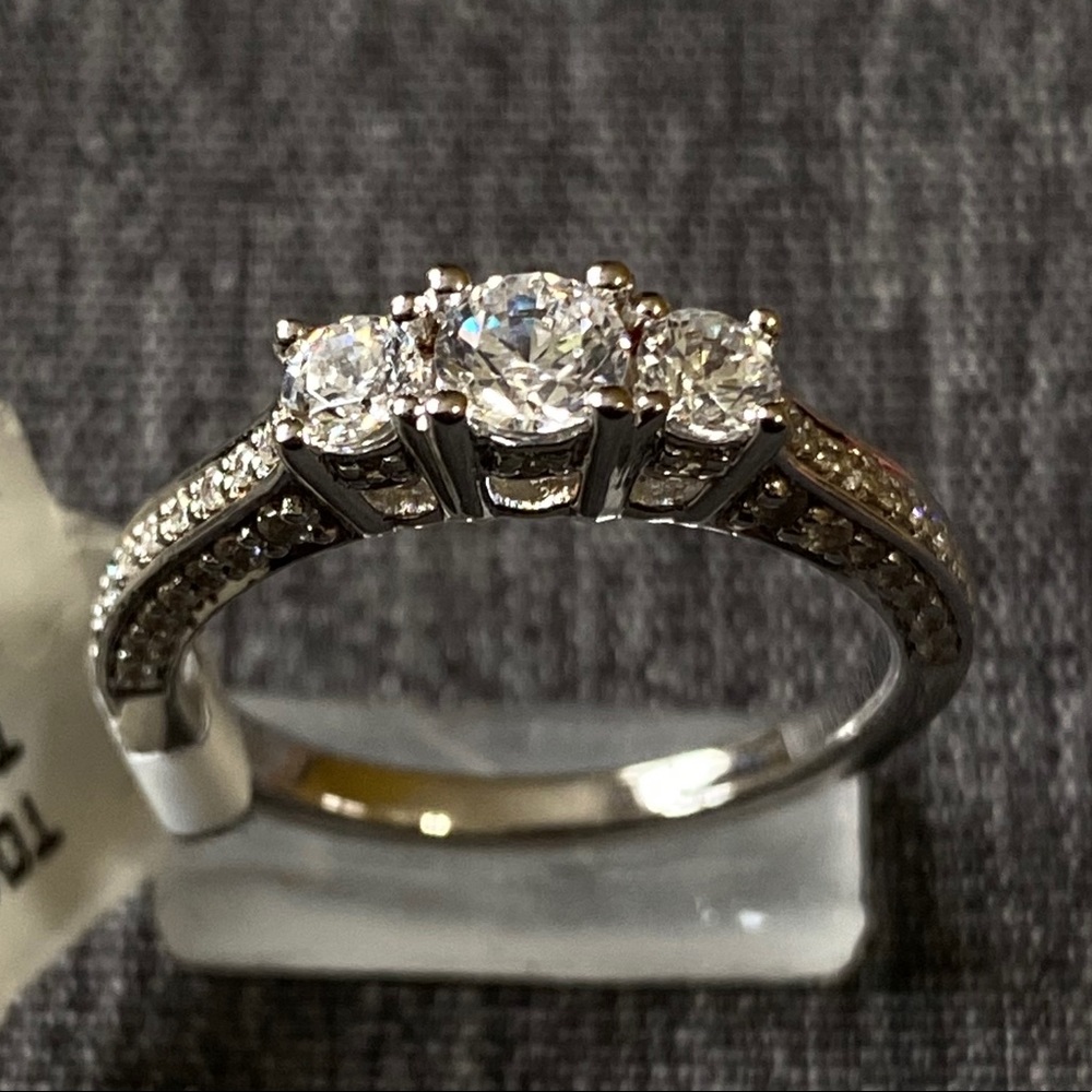 Women Silver Ring with CZ Stones